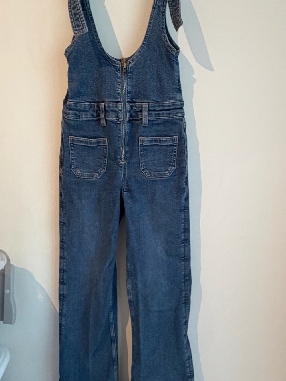 American Eagle Outfitters Blue Denim Zip-Front Flared Overalls - Picture 5 of 9